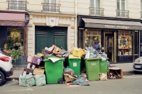 http://www.emileouroumov.fr/files/gimgs/th-53_36_rue de Tocqueville 17e_1_web.jpg